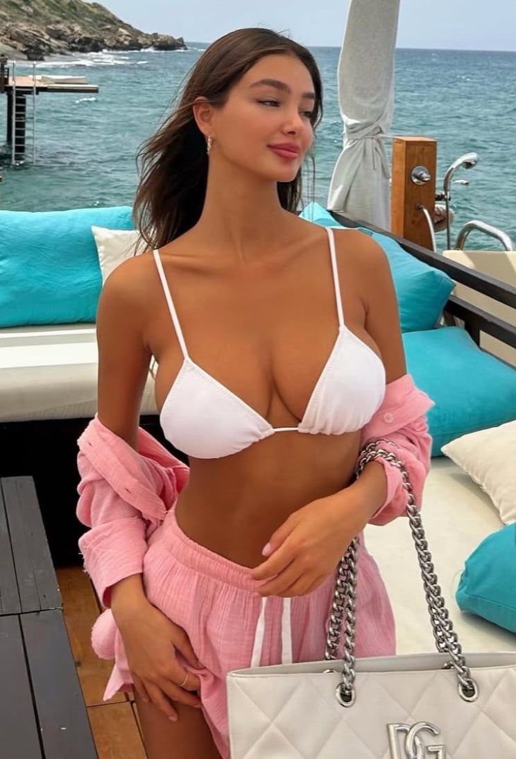 Amita Butbull Naked