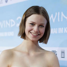Hanna Binke Naked