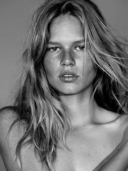 Anna Ewers