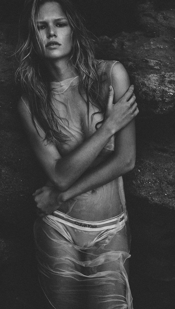 Anna Ewers