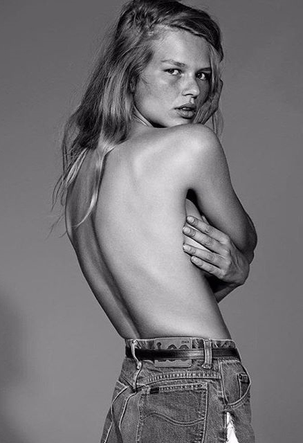Anna Ewers