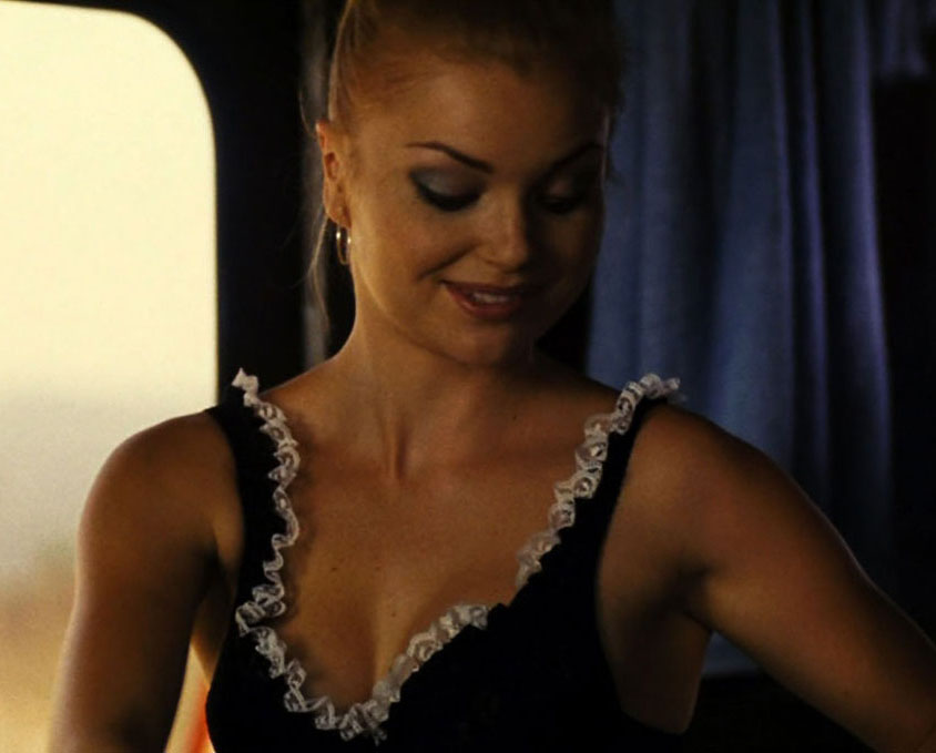 Izabella Miko