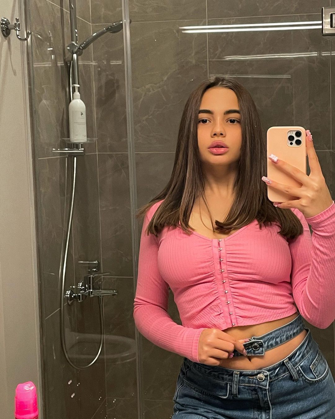 Valya Karnaval