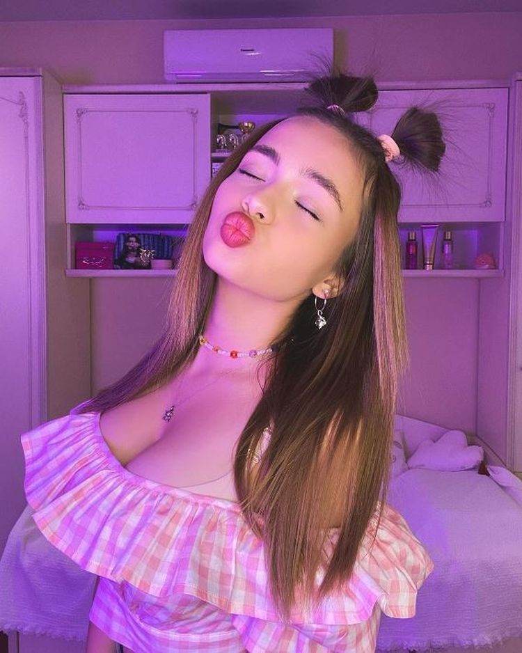Valya Karnaval
