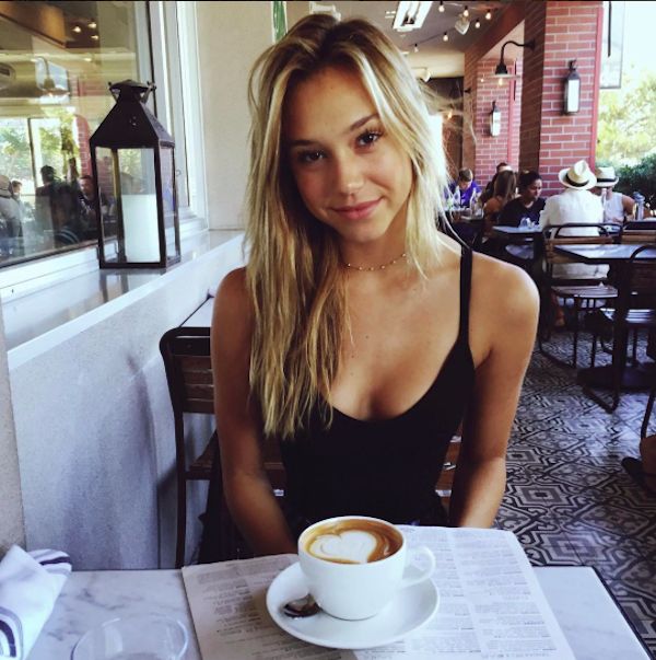 Alexis Ren