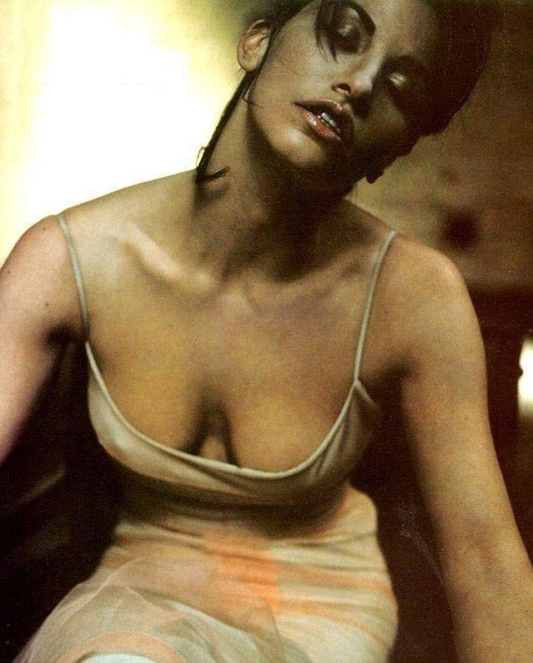 Gina Gershon