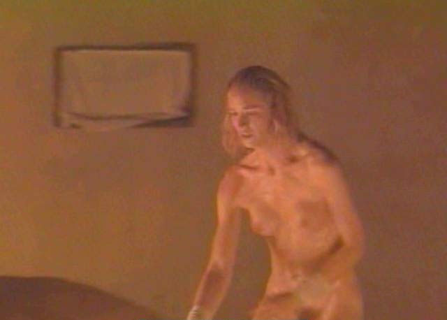 Kelly Lynch