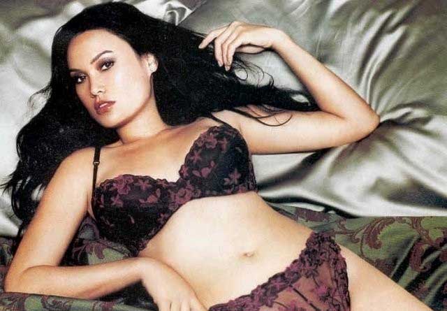 Tia Carrere