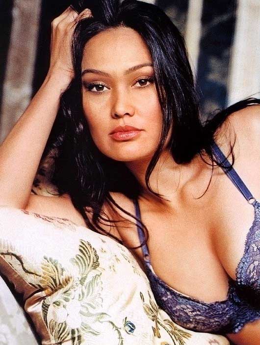 Tia Carrere